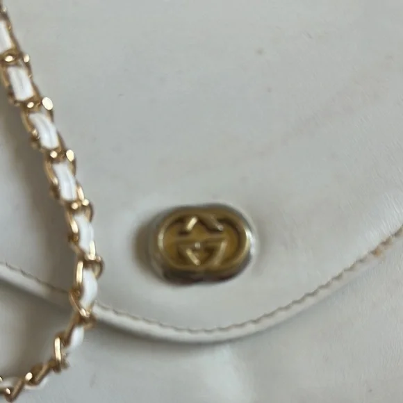 Gucci White Leather crossbody Chain Bag